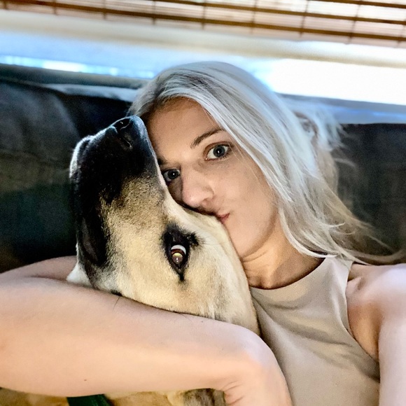 Meet your Posher, Casey - Picture 1 of 1